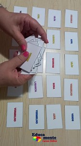 O efeito Stroop é um fenômeno que ocorre quando o nome de uma cor não corresponde à cor na qual está impressa. Quando isso ocorre, ao processar informações, o cérebro fica confuso. Foi criado por John Ridley Stroop, em 1929. Nesse baralho contém 50 opções para montar sequências variadas para treinar o cérebro. Esse tipo de exercício ajuda o cérebro condicionado a desenvolver novas habilidades e mais atenção. Enfileire 20 cartas aleatórias. Agora tente falar em voz alta a cor da escrita, não o no