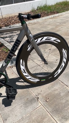 Fixformance | Cinelli Bolt II. #fixielife #fixiebike #fixiegirls #fixed #fixedgearbike cycling trackbike | Instagram