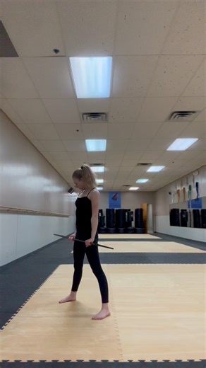 Basic striking and kicking 👌 | Samantha Mitling