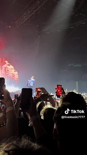 Dave Performs 'Clash' Live in Glasgow