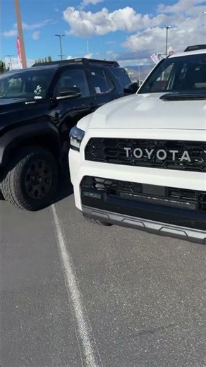 Trailhunter vs TRD PRO!