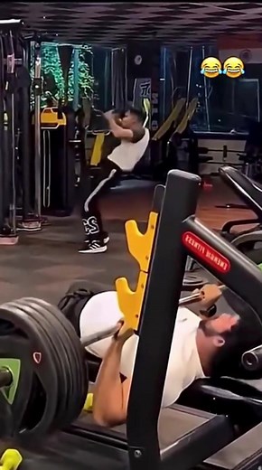 Funny gym prank🤣🤣#gym #prank #funnyprank #reaction #funny | pranks