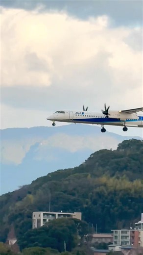 ボンバルディア💕【fukuoka-airport】 ANAウイングス DHC-8-402Q ♪Merry-Go-Round of Life #aviation #airplane