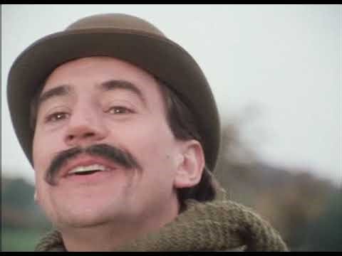 Ripping Yarns S01E01 Tomkinson`s Schooldays