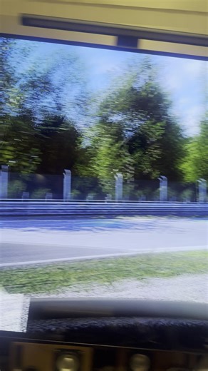 meganex 实机拍摄，目前顶级显示效果，完善驱动后5000乘5000吊打各类vr
