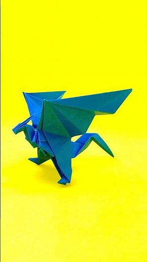 [How to make an origami wyvern] Standing on the ground with wings spread wide! A cool, three-dime...