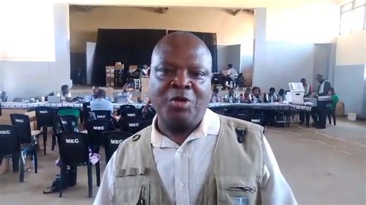 #Times360Malawi #MalawiDecides2025 #MalawiElectoralCommission #GeneralElectionMalawi Lilongwe Rural Returning Officer a Lawford Palani ati padakali pano pa District Tally Centre pa Bwaila Secondary School pafika zotsatira zosatsimikiza zokwana zisanu zokha kuchokera ku ma constituency tally centres okwana 19 omwe akuyembekeza kufika pa malopa. Reported by Brenda Kayo | Times 360 Malawi