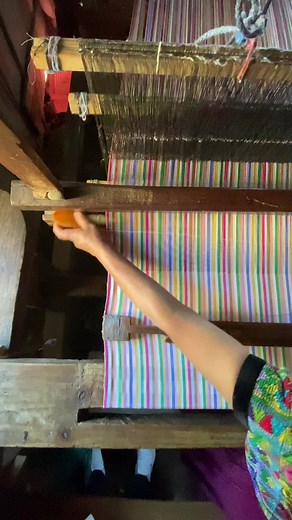 Weaving together tradition and beauty in the heart of Guatemala 🇬🇹❤️ #textileweaving #GuatemalanArt #handmade #guatemalantextiles #guatemalanmade