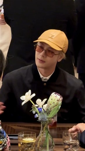 Jackson Wang: หล่อมาก น่ารักมาก — รวมคลิปและภาพเด็ด