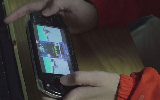 玩一下家里十多年的老古董PSP DJMax Portable2