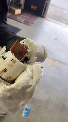 5.8K views · 13 reactions |   2012 Yamaha R6 "running rough" 樂 #maintenance #fuelfilter #yamaha #r6 #edrperformance #shitwesse #yuck #rust #crapgas #annualservice #explorepage | EDRPERFORMANCE | Facebook