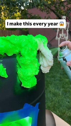 Spook your neighbors with this easy fun craft 😱 #fallvibes #halloween #diydecor | Randy & Mandy