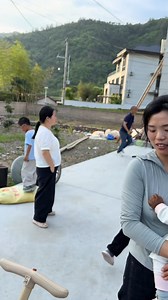 一家人的饭后运动 A little post-dinner exercise with the whole family | 吴所不教wucancook