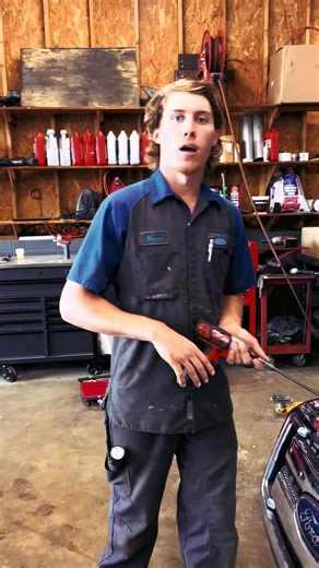 How to remove F-250 Headlights #ford #howto #headlight #mechanic #facebookreelsviral | Flying Wrenches Automotive