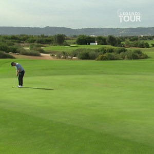 Huge birdie putt for Paul Eales! Back-to-back birdies on the card but this one was special, “Happy days” eh Paul? #smsenioritalianopen | EULegendsTour