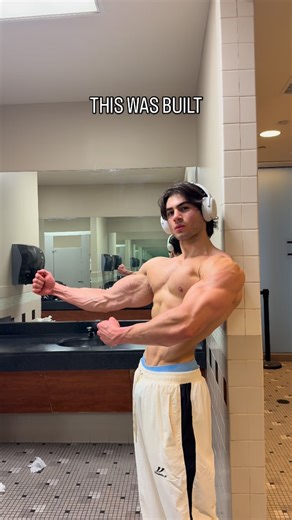 Angelo Lebron on Instagram: "This didn’t happen by accident. It came from structure, consistency, and doing the boring stuff right. If you want to lose 15–30 lbs or build real muscle without guessing, I’m opening a few coaching spots. DM “PEAK” and I’ll tell you if you’re a good fit."