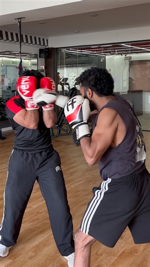 Adel Rozario on Instagram: "Boxing 🥊 Defence tutorial . . . #boxing #workout #tutorial #mma #kerala"