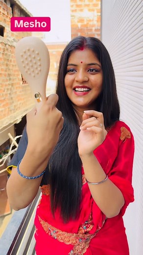 Pratiksha on Instagram: "Self cleaning comb 👉 comment dm"
