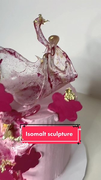 How to Create Stunning Isomalt Sculptures for Cakes