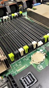 👉 মাইক্রোটিক ব্যবহারের জন্য ভালো মানের ও নির্ভরযোগ্য Dell PowerEdge R630 Server এখন পাওয়া যাচ্ছে Knight Technologies-এ। 👉 যারা বেশি ব্যান্ডউইথ ও বেশি ইউজার নিয়ে কাজ করেন, তাদের জন্য এই সার্ভারটি খুবই উপযোগী। এটি 48 / 56 / 72 Core কনফিগারেশনে পাওয়া যায়। 👉 ISP, MikroTik সেটআপ, Data Center ও কর্পোরেট কাজের জন্য অনেকেই এই সার্ভার ব্যবহার করছেন। 👉 আমাদের কাছ থেকে পণ্য নিলে পাবেন ভালো মানের বিক্রয়োত্তর সেবা ও সাপোর্ট। 👉 Server নিতে চাইলে বা বিস্তারিত জানতে আজই যোগাযোগ করুন। Knight Technologies 🏢