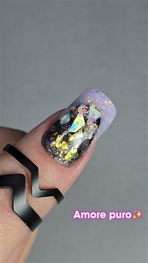 Natalya Guzhavina CORSI UNGHIE e NAIL ART on Instagram: "Ricostruzione con le Dual Form ESAGERATA🤣✨️ Vorrei urlare ai 4 venti che amo follemente i glitter, ma penso che da questo video si nota abbastanza 🤭. Era da un pò che volevo provare quest'idea che avevo in testa e ne ho approfittato per brillare per Natale 🎄. Ho sbagliato qualcosa? Si. Linea del French non è per niente definita, ma questa unghia è talmente "tappezzata" di elementi glitterati che mio sbaglio si nota appena🤣. Scherzi a p