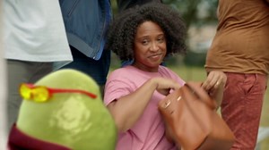 Mucinex Instasoothe Sore Throat Relief, Sore Throat Lozenges, Sore Throat Medicine with Hexylresorcinol, Cough Drops Alternative, 40 Elderberry & Wild Cherry Medicated Numbing Throat Drops (Pack of 3)