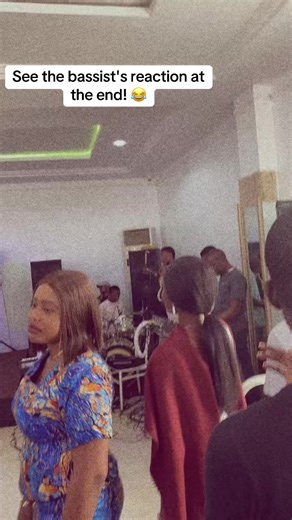 Bassist's Hilarious Reaction to Drummer's Performance