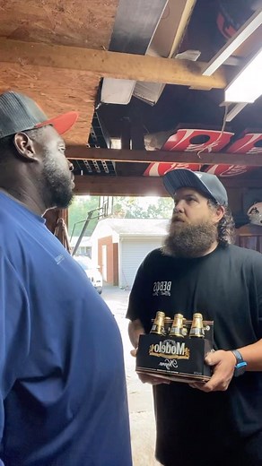 Allen Johnson, Eddie Brown on Instagram: "It modelo time fool!!!! #kindasortafamous #bluecollar #brothers #modelotimefoo #modelotime"