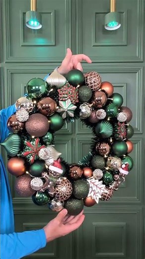 The Kringle Express 22" wreath by QVC