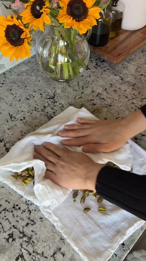 The easiest way to make the viral dubai chocolate brownies using the @cuisinart_official 14-Cup Food Processor. Available at Cuisinart.com and other major retailers. Shop now for $100 off during Cuisinart's Pre-Black Friday sale event 11/9-12/3! #AWorkOfCuisinart #Cuisinart #FoodProcessor | Luubbaa | Facebook