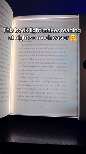 Perfect for book lovers who read at night. #booklight #books | Telescopet