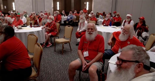 Atlanta academy teaches students the art of playing Santa