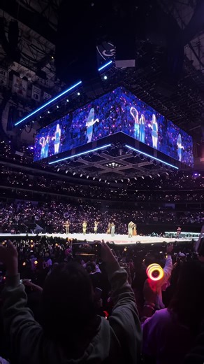 DALLAS IS THE FAVORITE CHILD WE GOT DOUGHNUT OMG WE GOT DOUGHNUT #twice #thisisfortwice #dallas #twiceworldtour2026