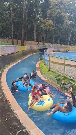 Kolam Arus di Nemo Water Forest