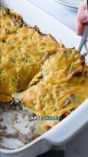 Hamburger and Potato Casserole #casserolerecipe #dinnerinspo #easydinnerideas