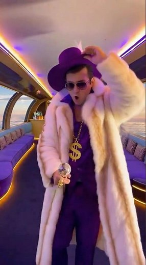 The Legendary Pimp on a Blimp Takes Flight ✈️ 💸 #PimpOnABlimp #AlexStein #TRENDING #ViralVideo #fyp
