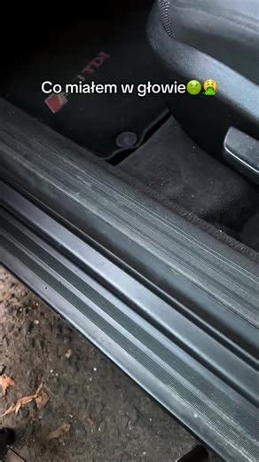 Zamontuj w progu swojego auta panele LED z dowolnym imieniem lub słowem!