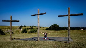 Faithful gather at Lebanon, Kansas, the center of the country, to pray for the United States