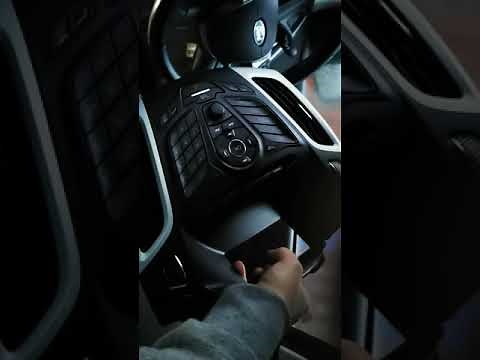 2012 FORD FOCUS radio display unit not working properly. Any ideas?