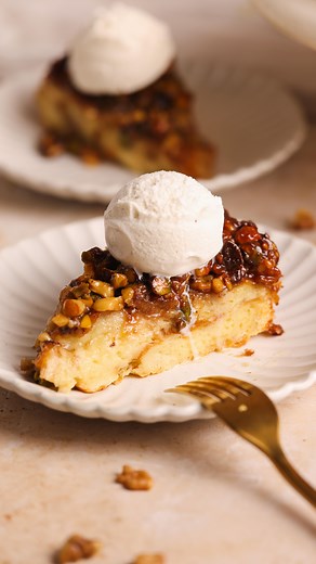 Zoha Malik on Instagram: "BAKLAVA BREAD PUDDING aka the dessert combo you didn’t know you needed in your life! A soft and moist pudding with a crunchy baklava nut topping ready to go onto your Eid dessert tables in less than an hour 🤤 If you still haven’t started using @kingshawaiian Original Hawaiian Sweet Rolls for bread pudding, what are you waiting for? I’m telling you, they’re simply *perfect*. #ad #KingsHawaiian #Slider. Recipe linked in bio, or comment “baklava” ♥️ https://bakewithzoha.c