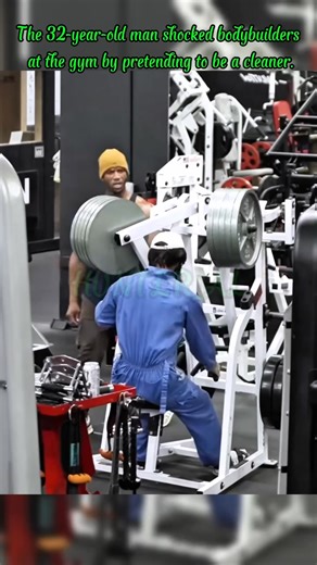 Anatoly loading the bar by putting more plates #cleaner #prank #health #anatoly #gym | Anatoly pranks