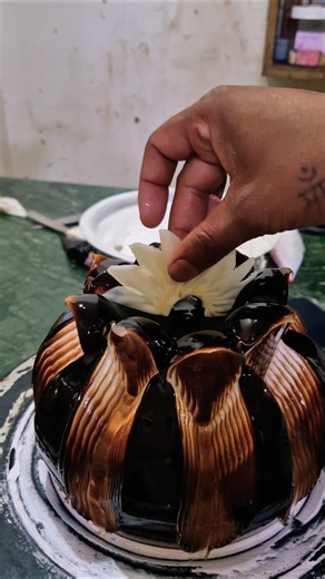 chocolate new design / how to make easy beautiful cake at home #shorts #chocolatecake #reels #fyp
