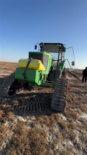 Selling Track system售卖三角履带，泥地沙地防陷#crawler #automobile #lodingsoil #farming #trackwork #tools #track