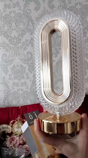 I Lampe de table au design en cristal rechargeable via USB, lampe de bureau moderne et créative réglable, veilleuse acrylique à trois couleurs avec gradation pour chambre, salon, restaurant, dortoir et décoration d’hôtel #tiktokshop #lampe #veilleuse
