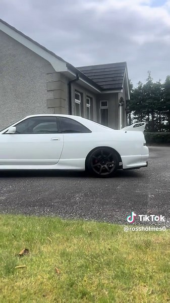 R33 Skyline: A Deep Dive into a Classic Sports Car