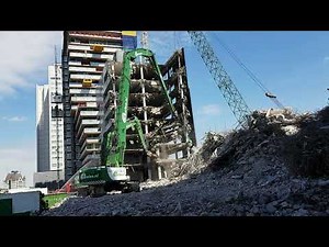 Beelen.nl sloop het gebouw naar beneden met grote stukken in instorten naar beneden