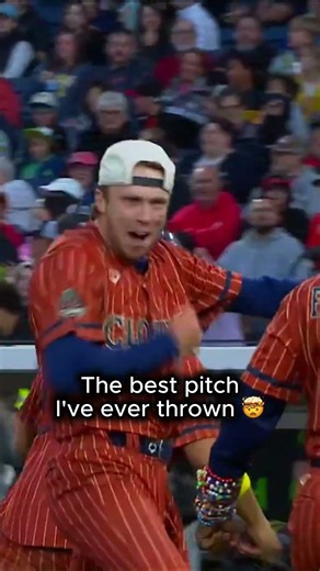 The BEST pitch I’ve EVER thrown! 🤯 #baseball #strikeout #bananaball #savannahbananas #shorts