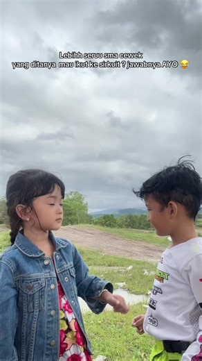 Cewek Kecil Pembalap: Balap Cros Penuh Semangat