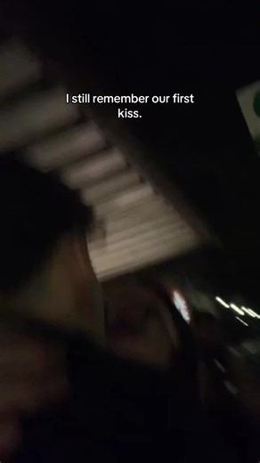 Reflecting on Our First Kiss: A Memorable Moment