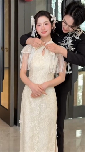 ❤️🇨🇳 Chinese Traditional Wedding | BF Helping GF with Neck Dress #chinesewedding #shorts